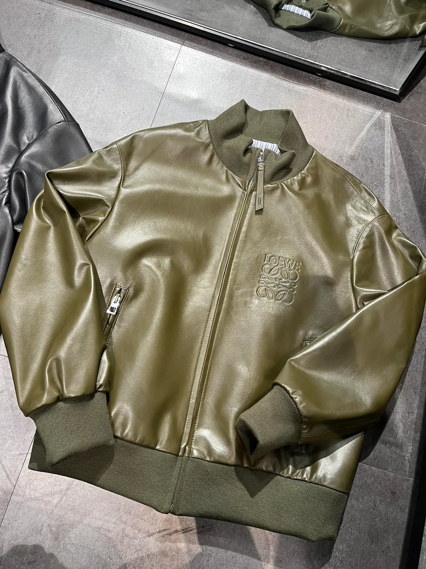 Кожаные Куртки И Дублёнки Мужские Loewe 11182577