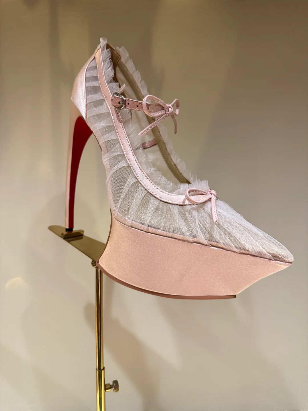 Туфли Женские Christian Louboutin 4743760