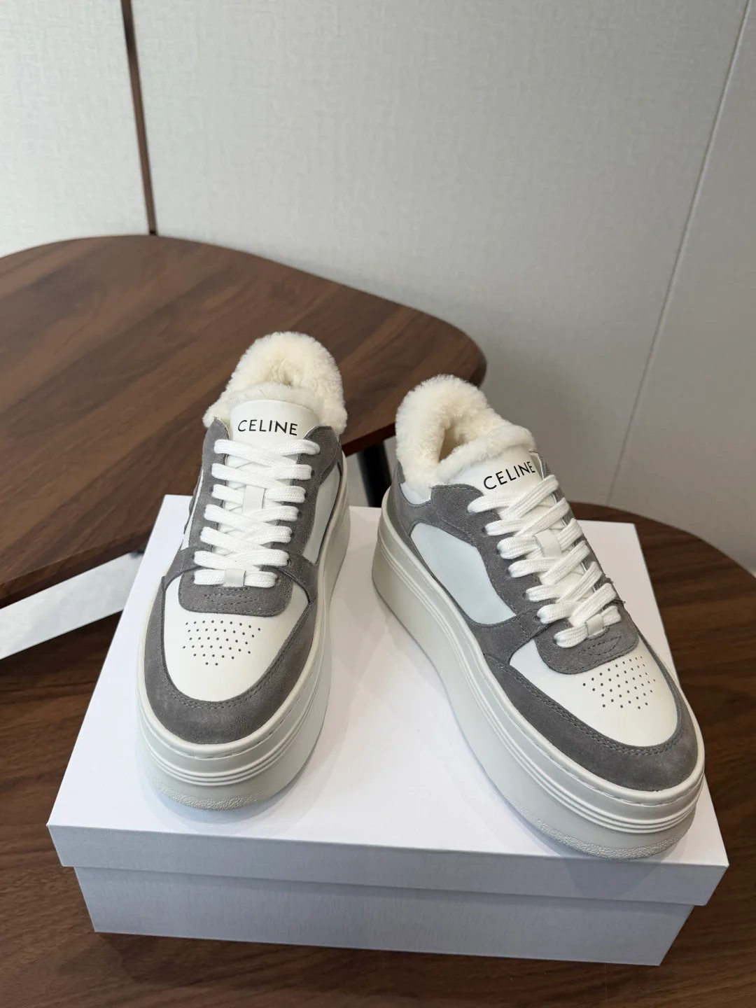 Кроссовки Женские Celine 18670159