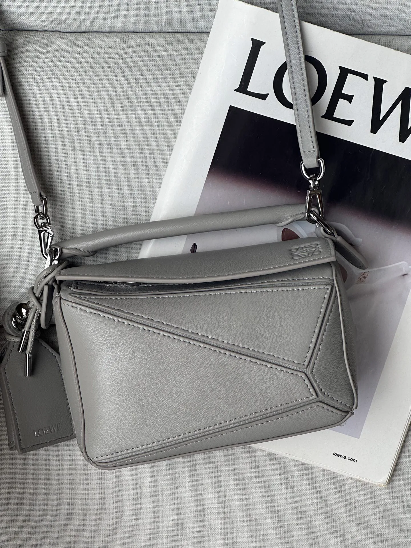 Классические Сумки Женские Loewe 16839126