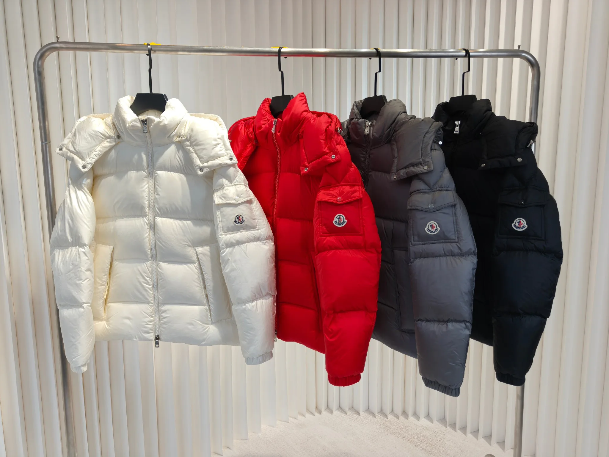 Куртки И Пуховики Женские Moncler 19406657