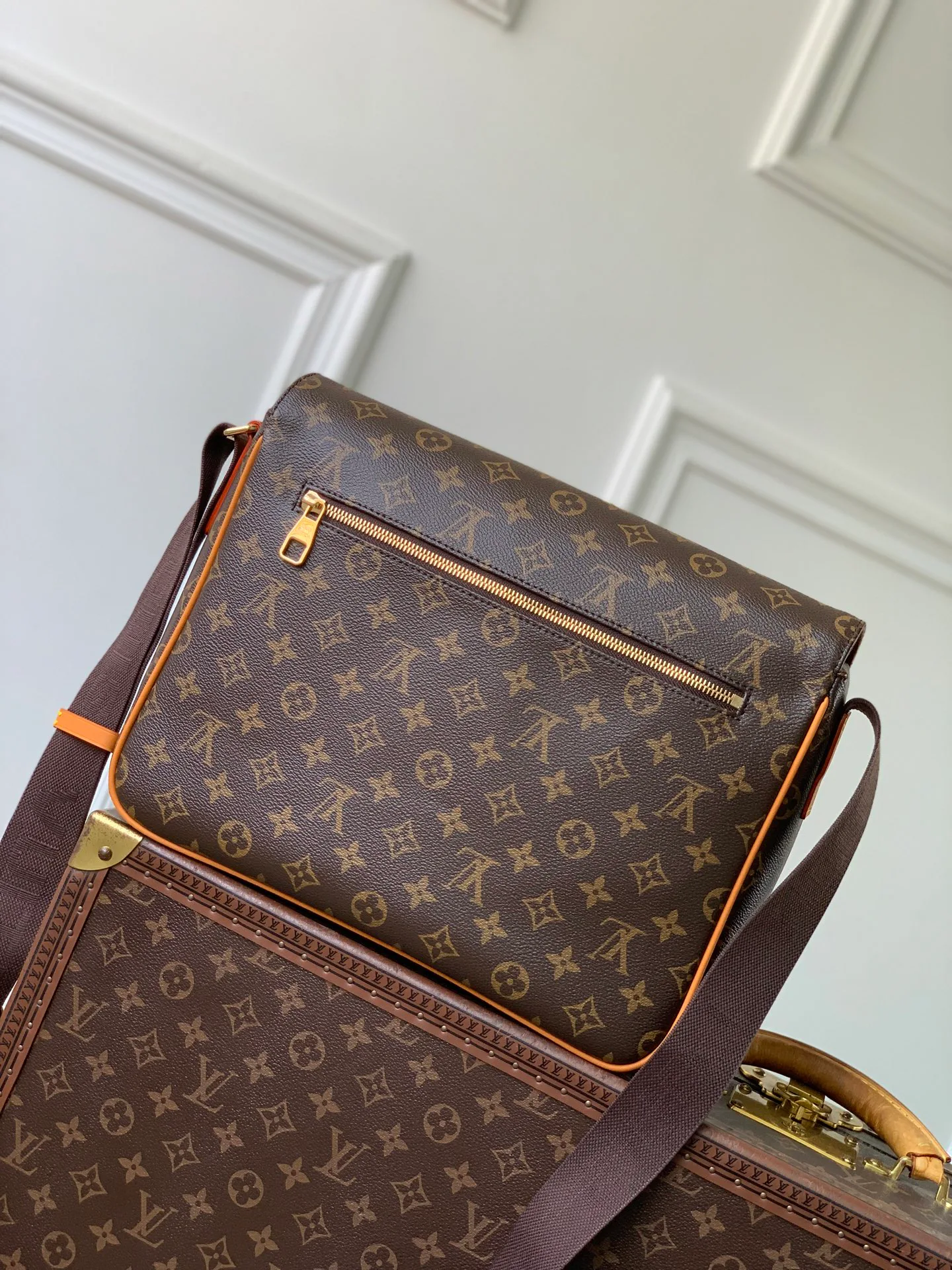 Классические Сумки Женские Louis Vuitton 18147474