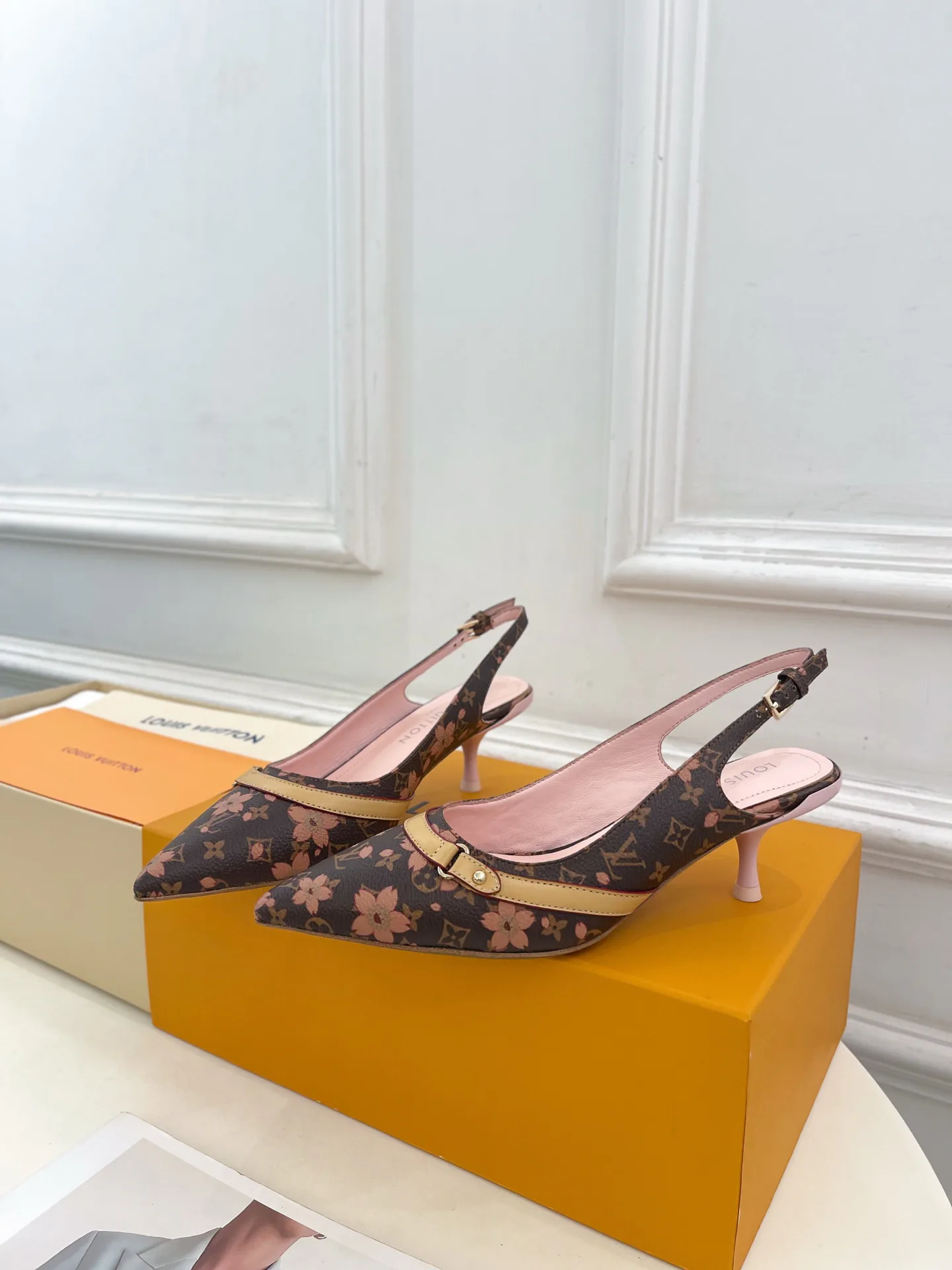 Туфли Женские Louis Vuitton 11458181