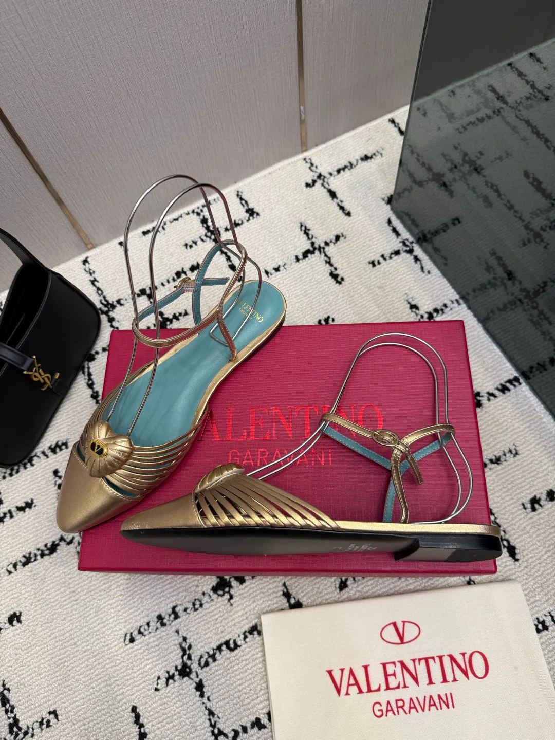 Босоножки Женские Valentino 18598097