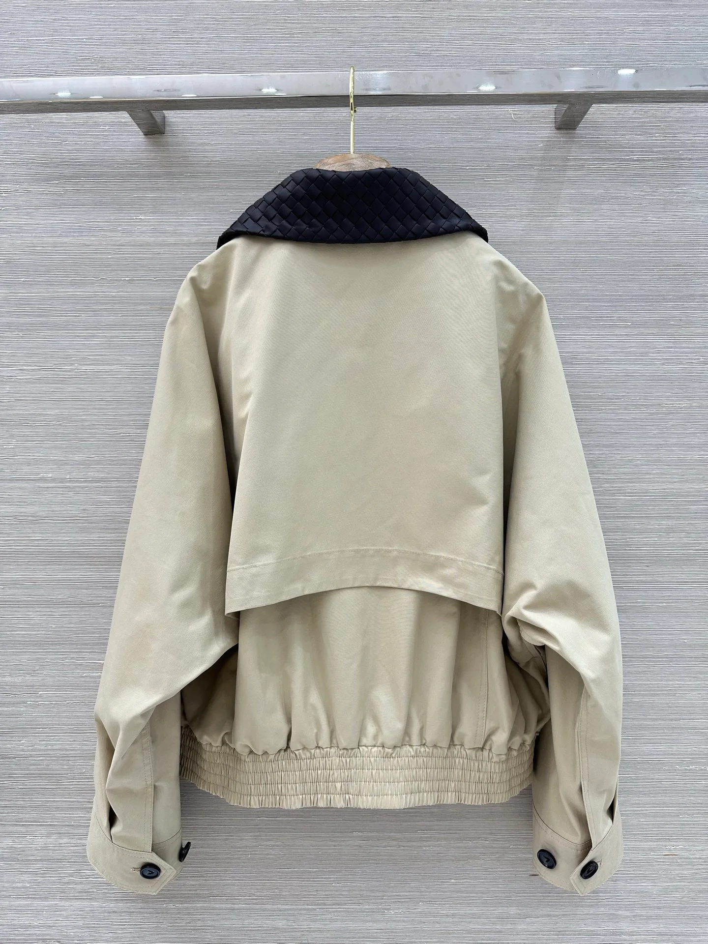 Куртки И Пуховики Женские Bottega Veneta 18429159