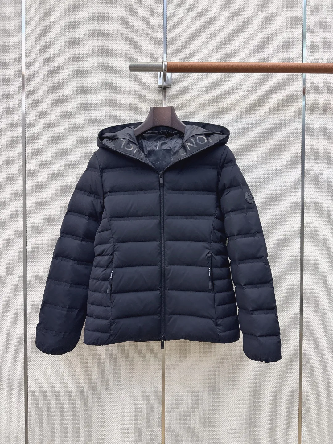 Куртки И Пуховики Женские Moncler 18501889