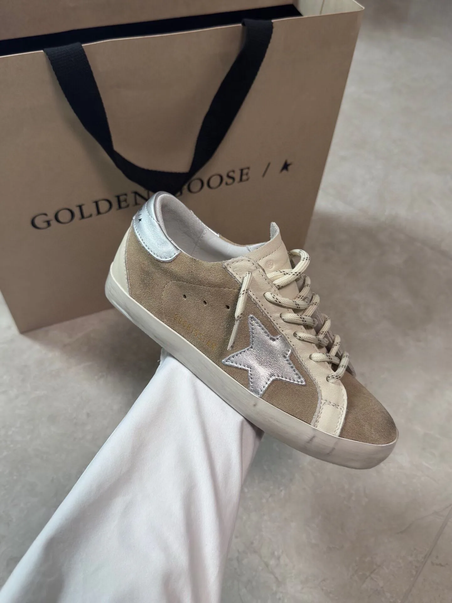 Кроссовки Женские Golden Goose 18265607