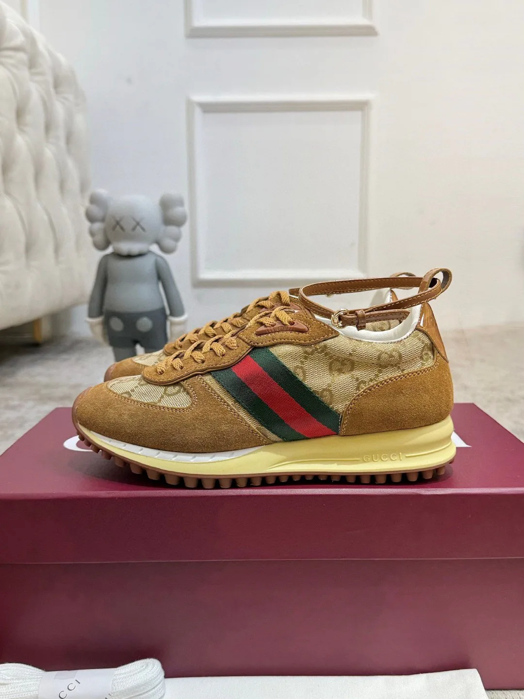 Кроссовки Женские Gucci 944889