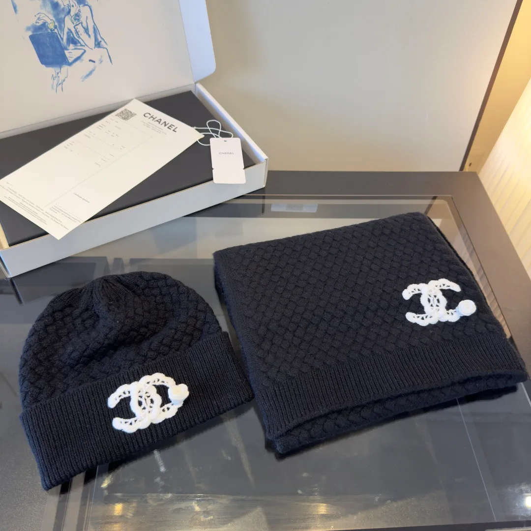 Головные Уборы Chanel 18104900