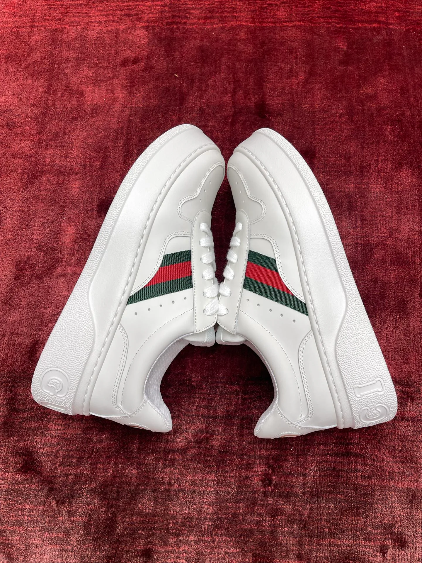 Кроссовки Женские Gucci 18995287