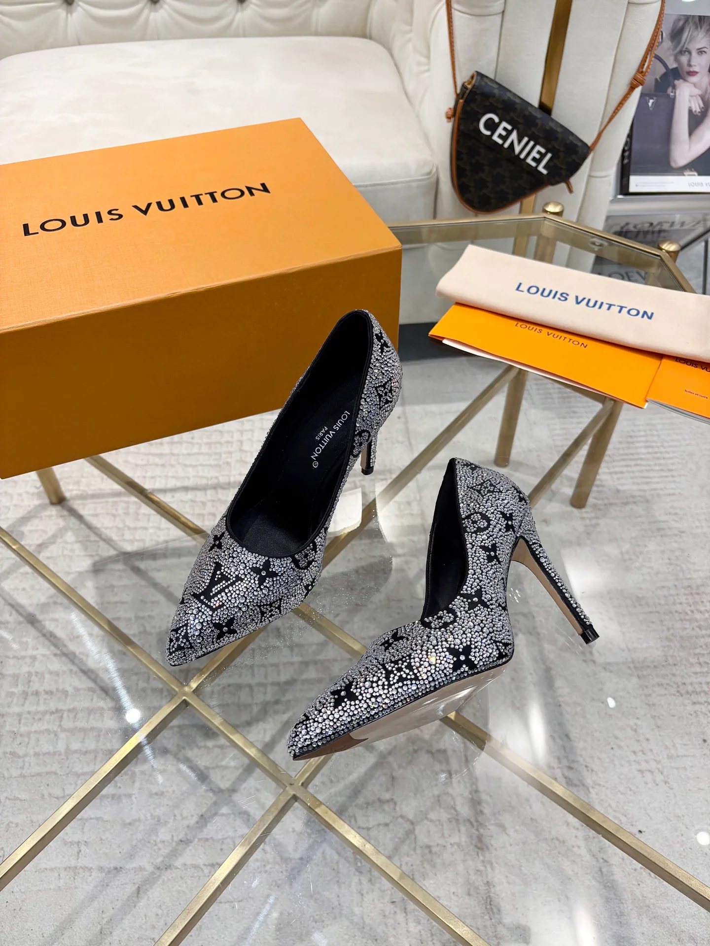 Туфли Женские Louis Vuitton 18740829