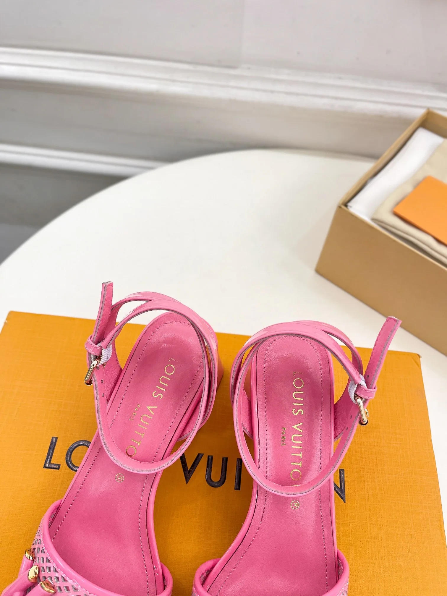 Босоножки Женские Louis Vuitton 14419