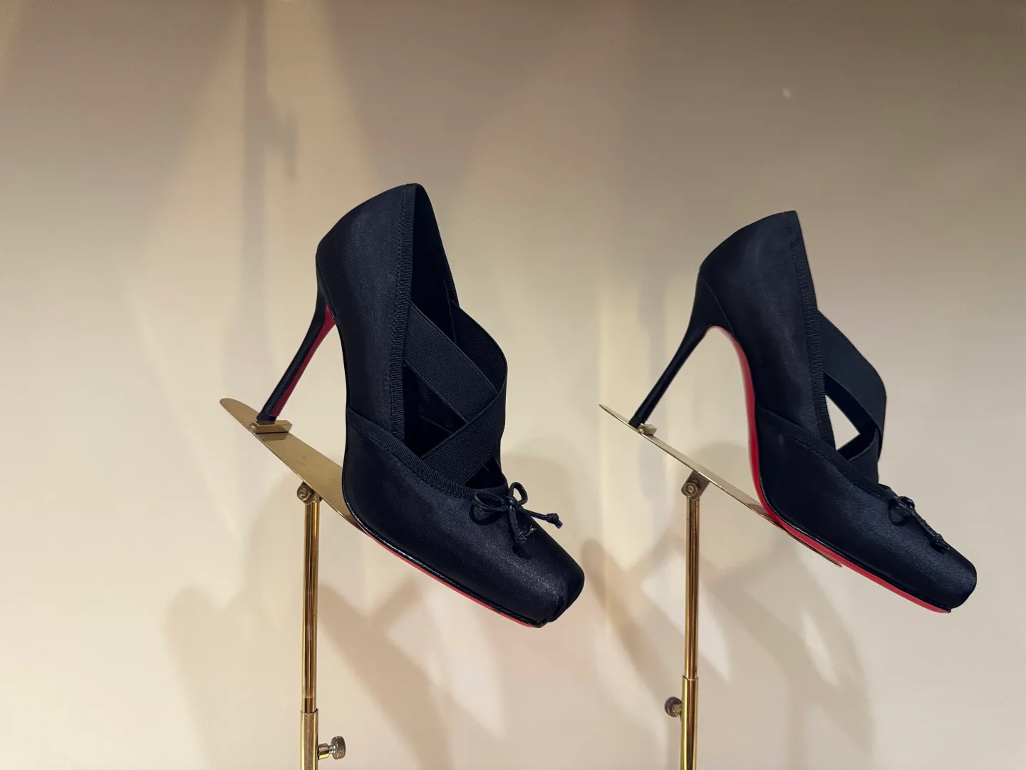 Туфли Женские Christian Louboutin 655704