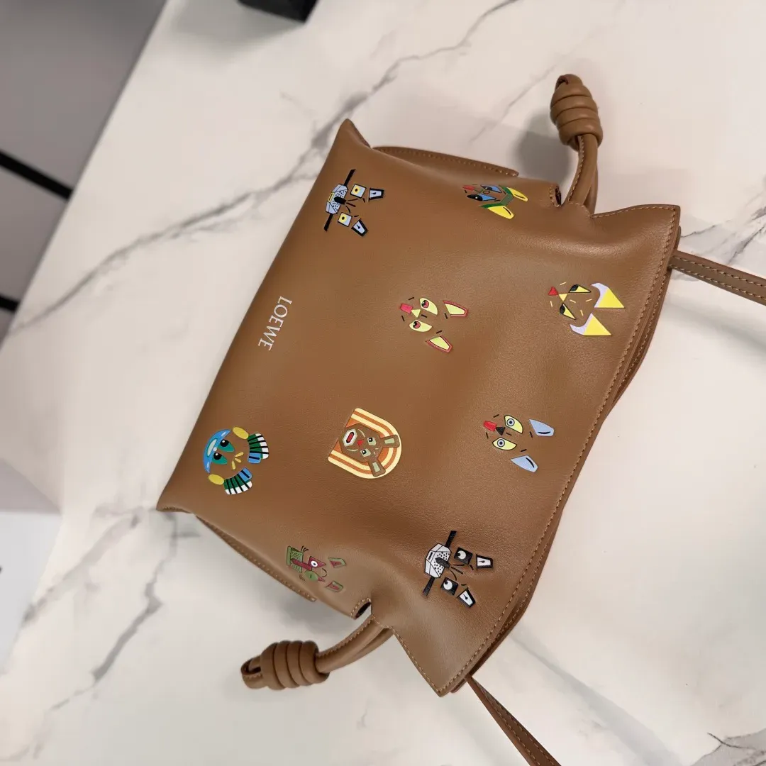 Клатчи Женские Loewe 3930194