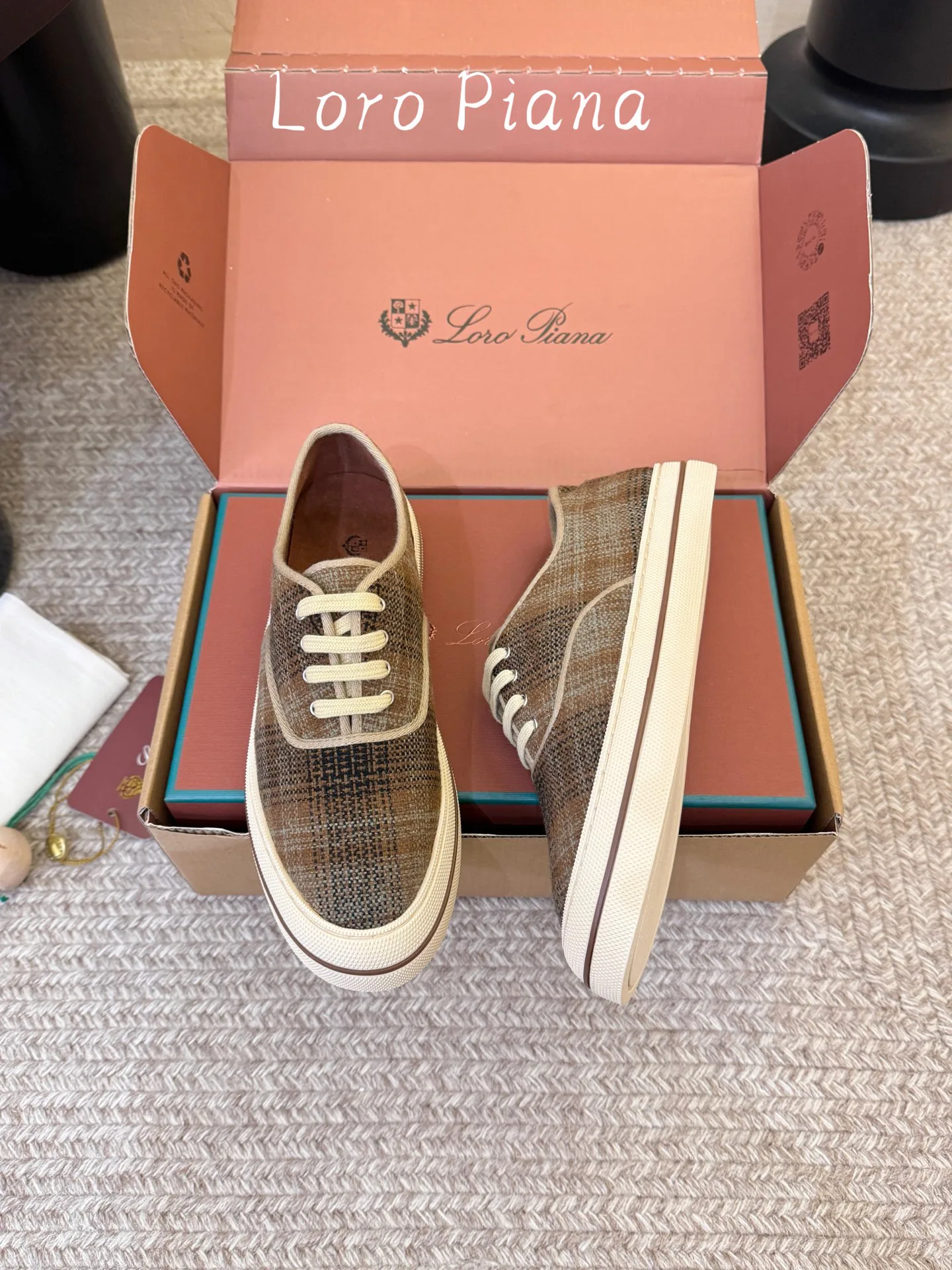 Кроссовки Женские Loro Piana 18241378