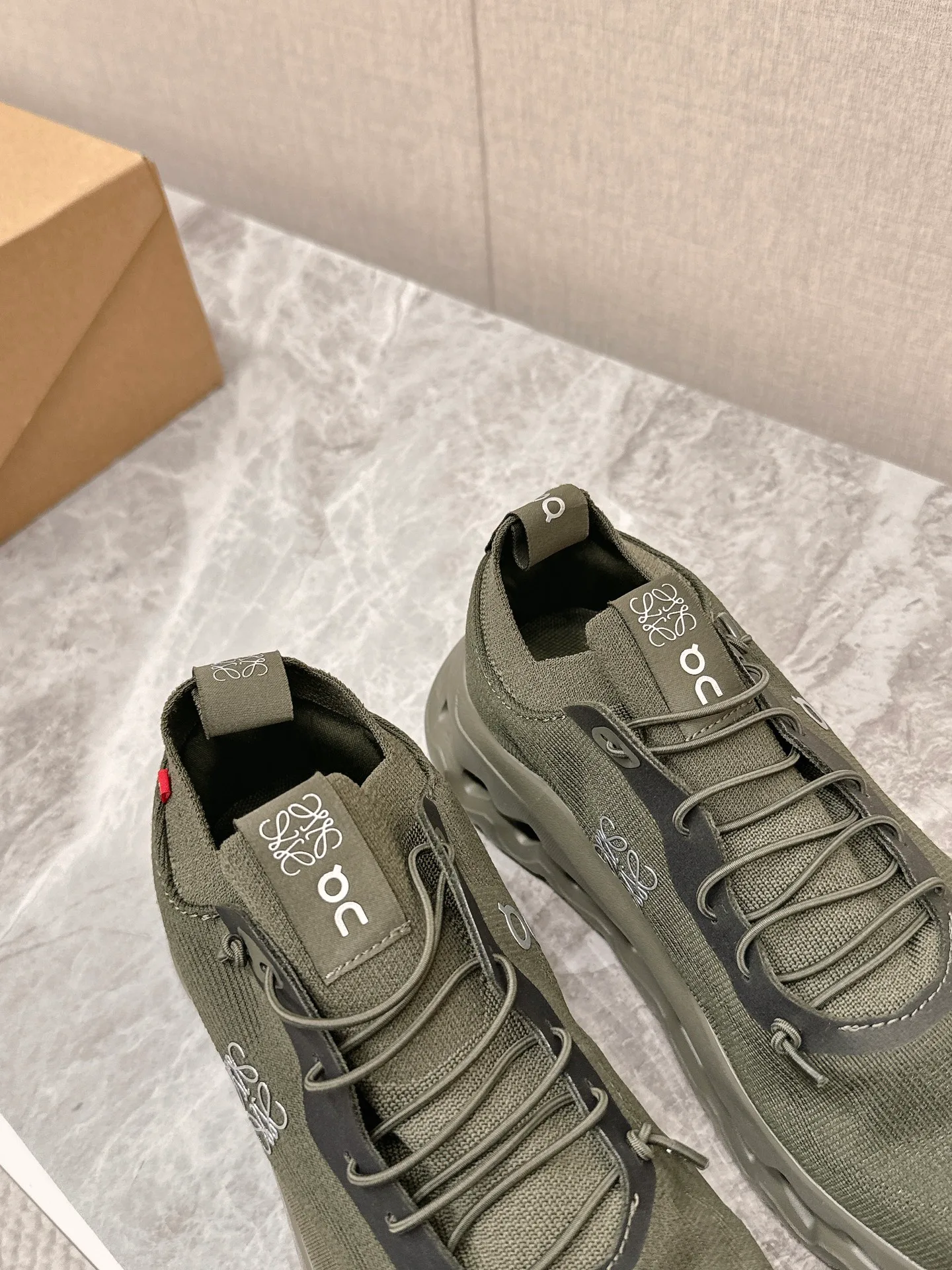 Кроссовки Женские Loewe 22137