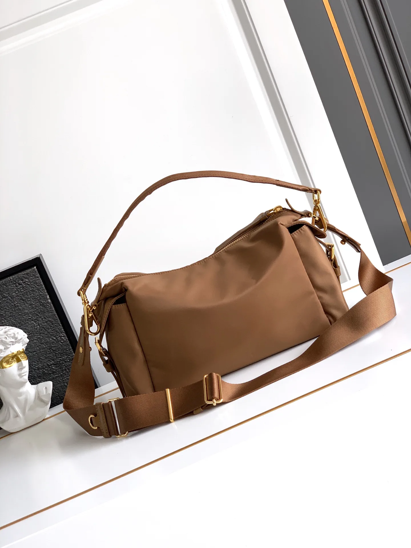 Классические Сумки Женские Prada 13368494