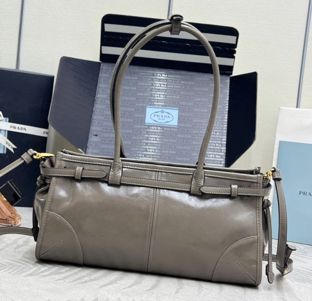 Классические Сумки Женские Prada 11462493