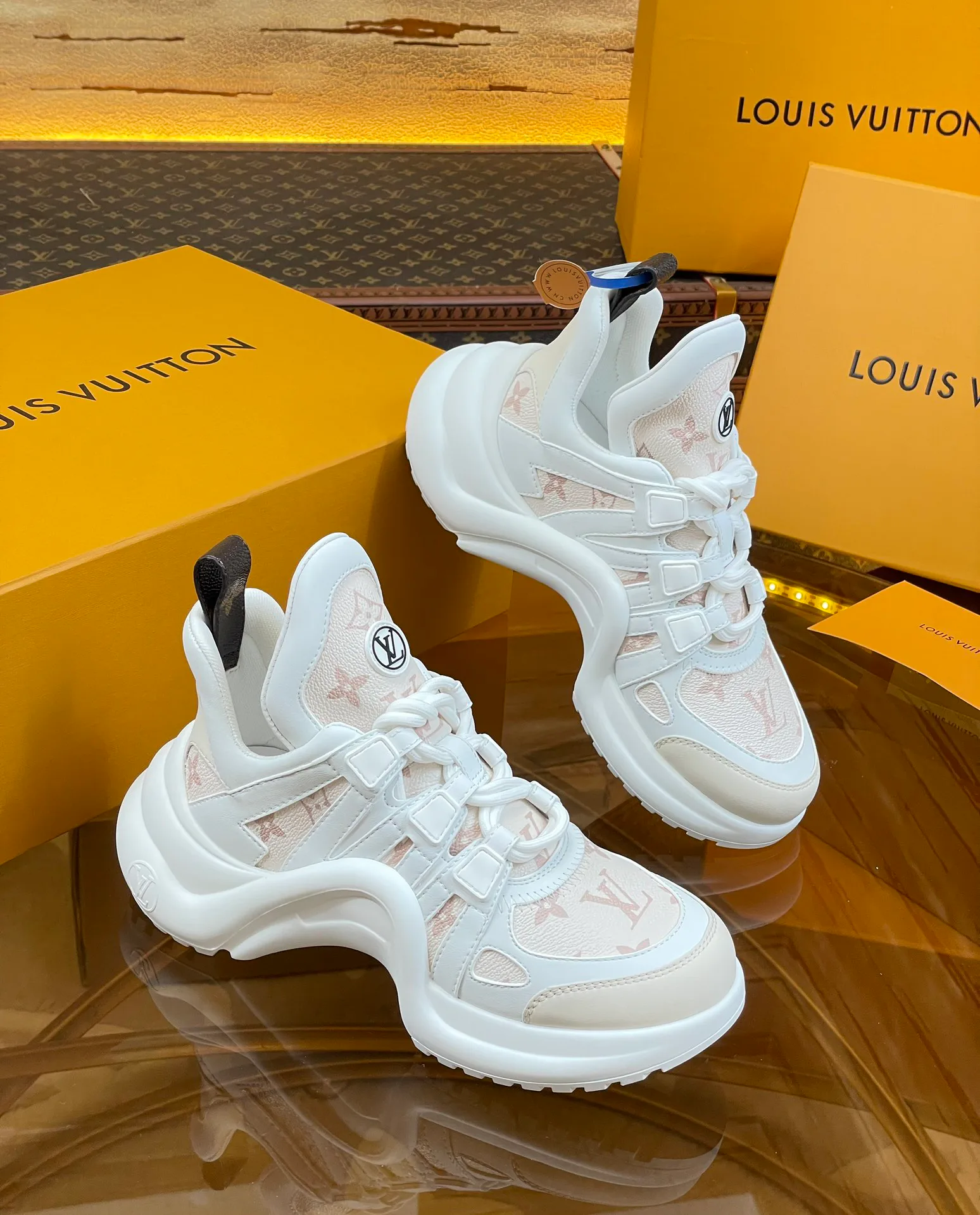 Кроссовки Женские Louis Vuitton 17372