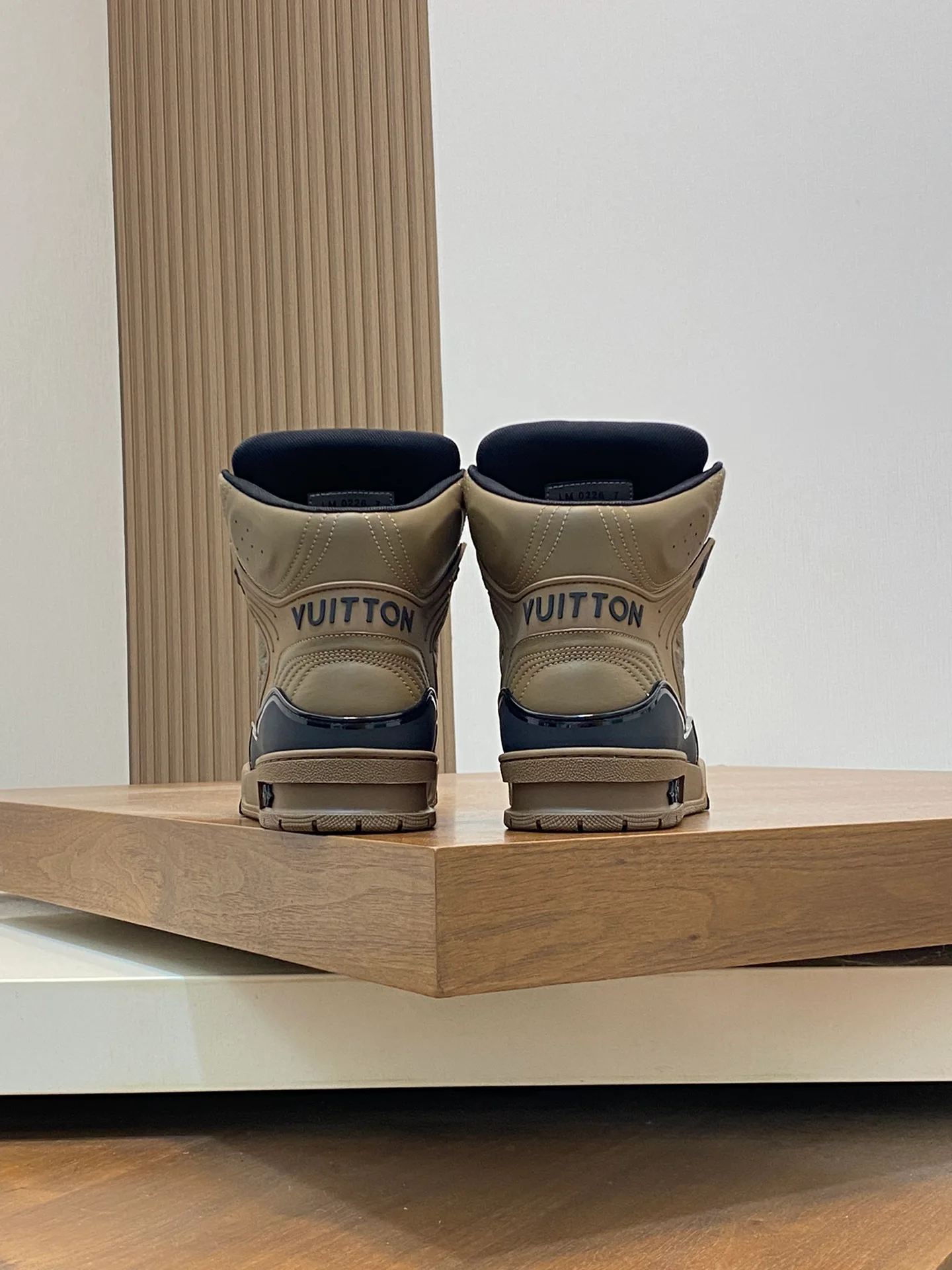 Кроссовки Мужские Louis Vuitton 1483823