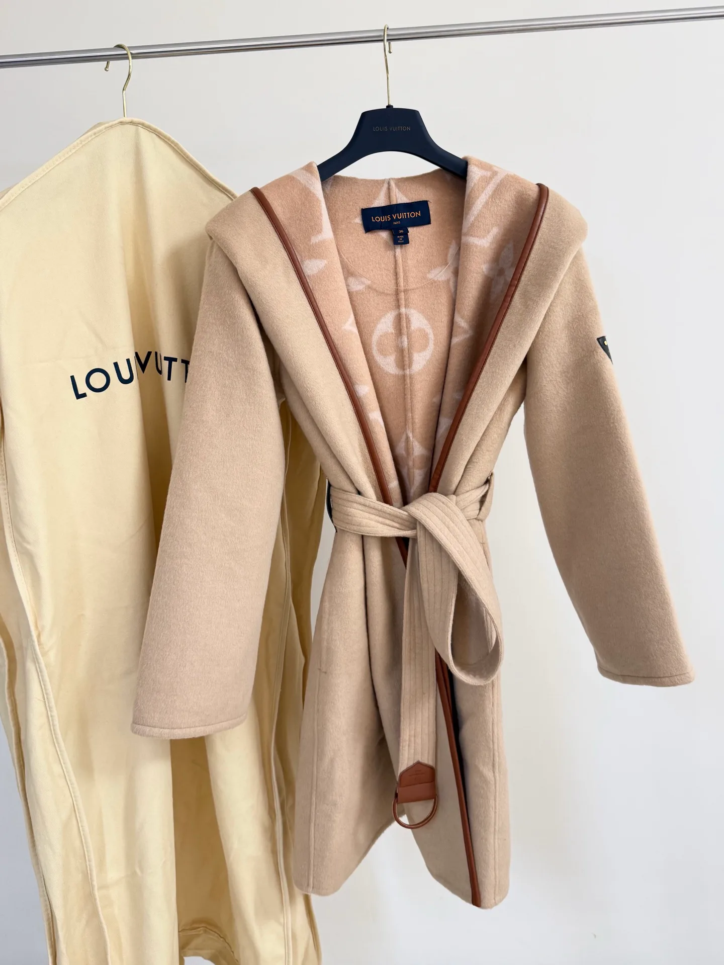 Пальто Женские Louis Vuitton 18601495