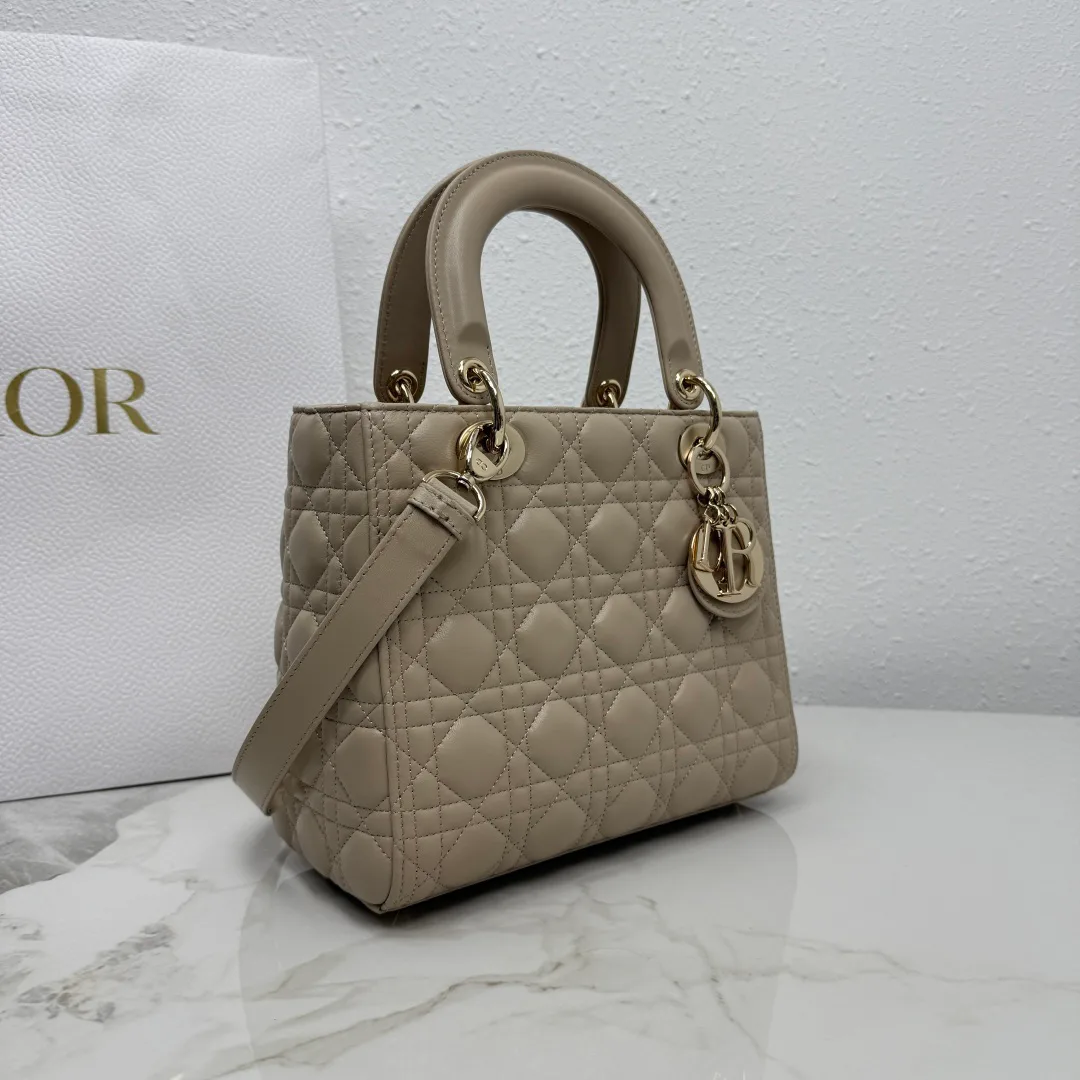 Классические Сумки Женские Christian Dior 17601411