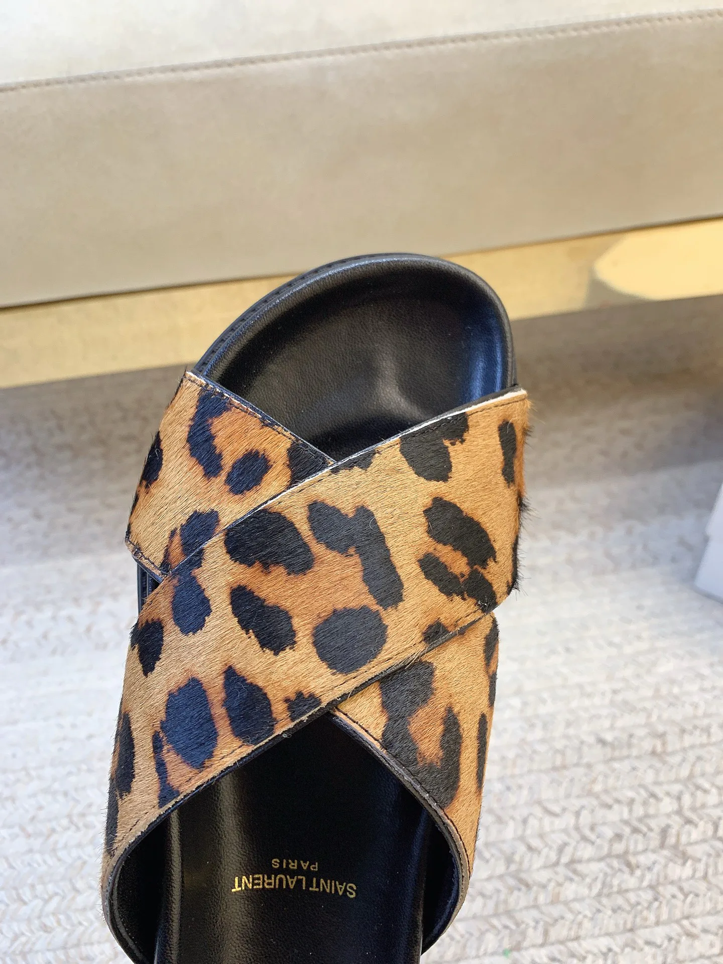 Шлепанцы Женские Saint Laurent 950831