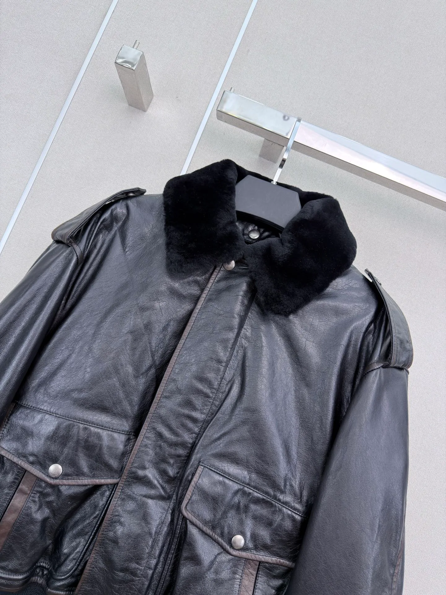 Кожаные Куртки И Дублёнки Женские Saint Laurent 18056781