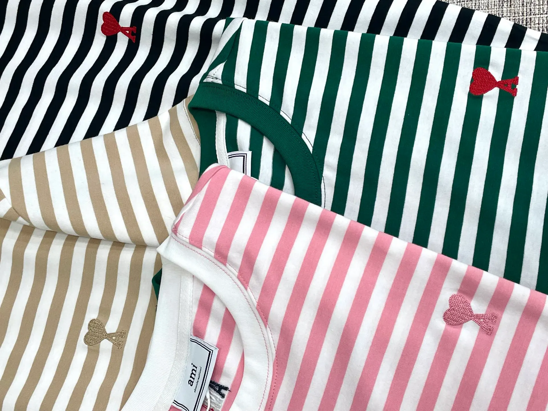 Футболки Женские Ami Paris 2886