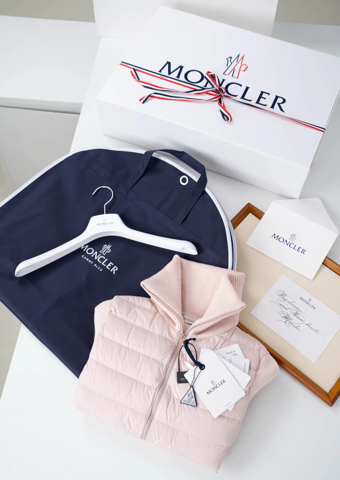 Куртки И Пуховики Женские Moncler 18510341
