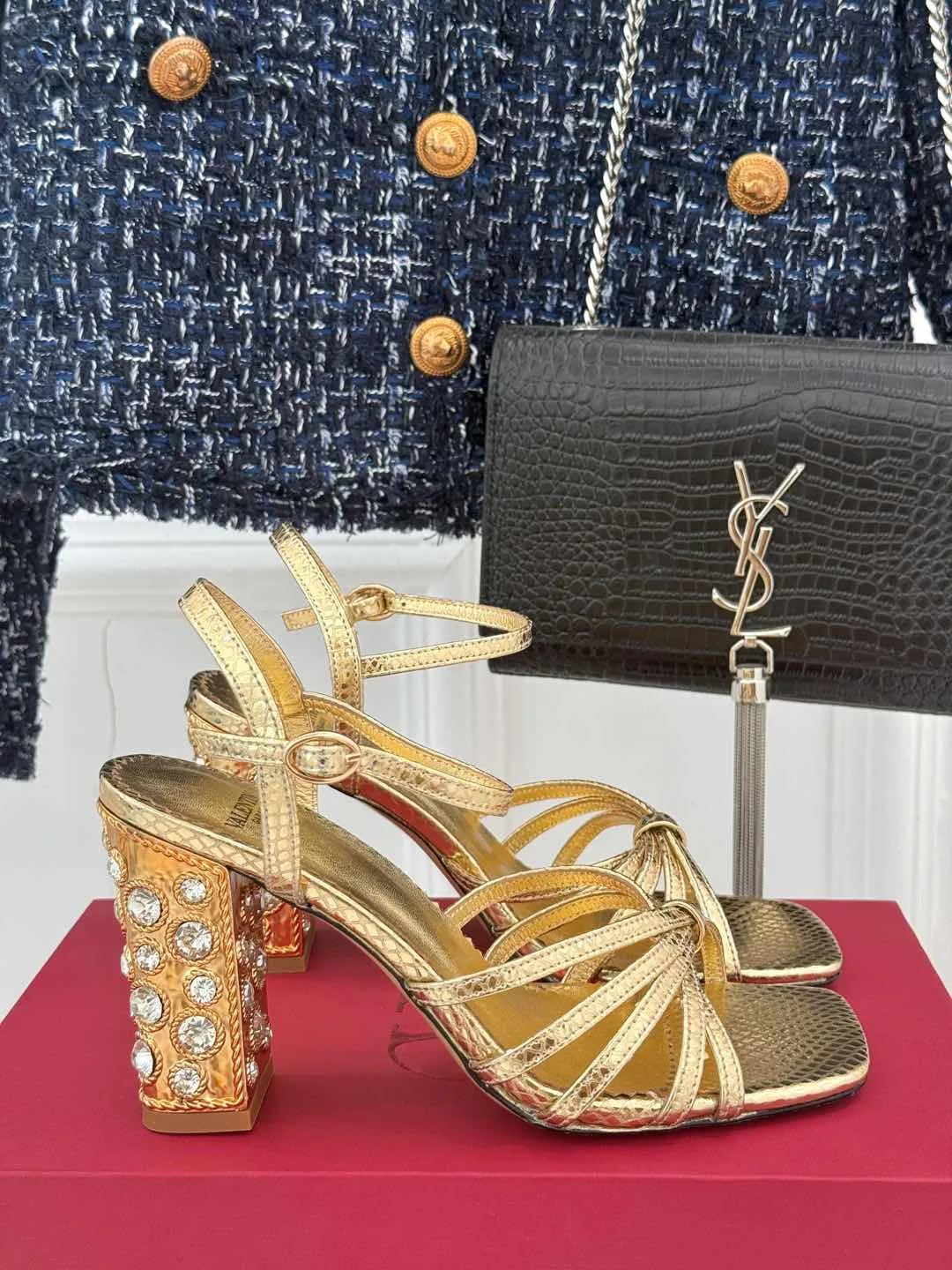 Босоножки Женские Valentino 3945