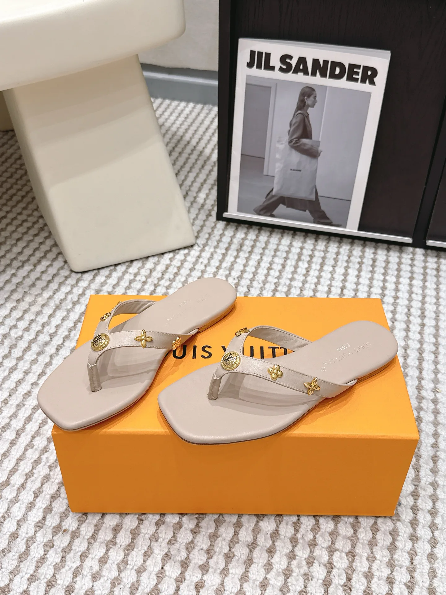 Шлепанцы Женские Louis Vuitton 14555364