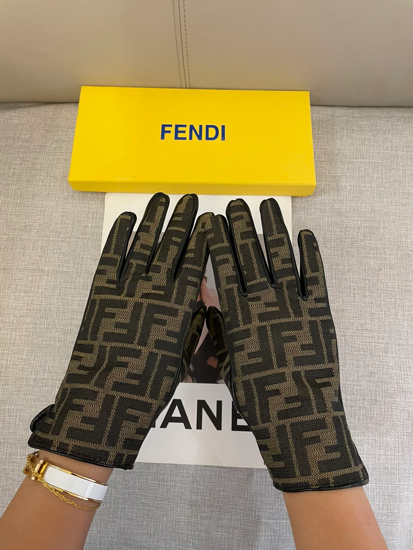 Перчатки Fendi 262317