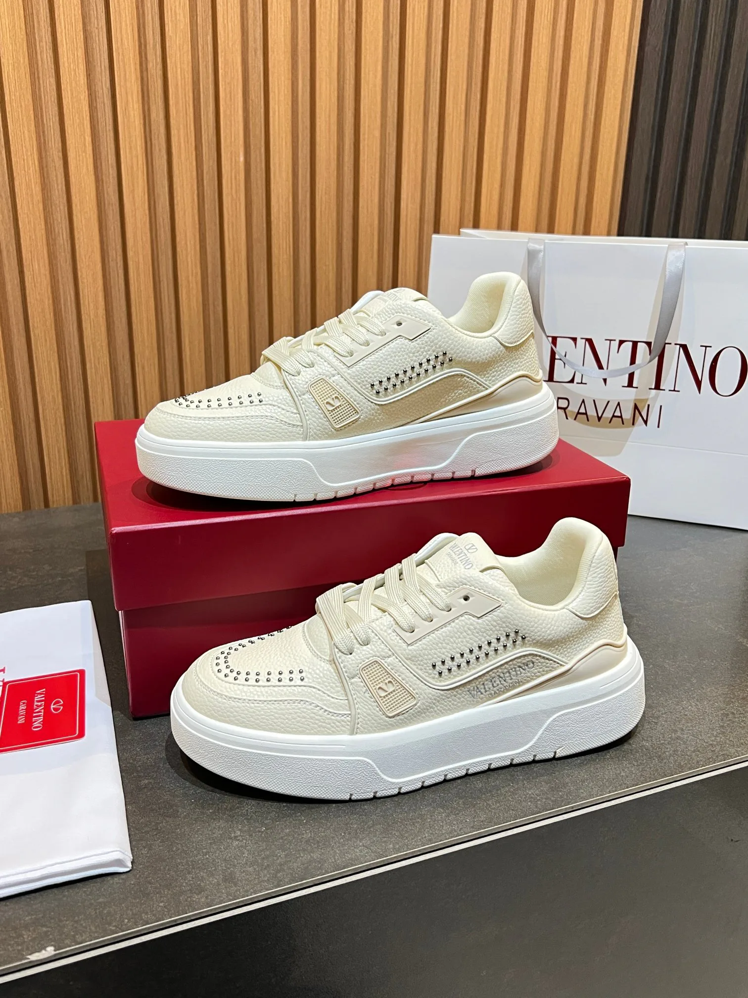 Кроссовки Женские Valentino 11575970