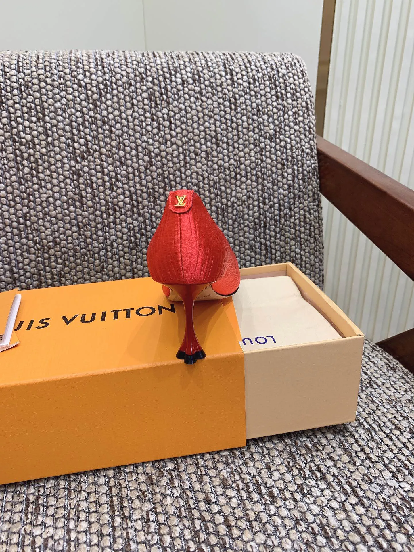 Туфли Женские Louis Vuitton 18365661