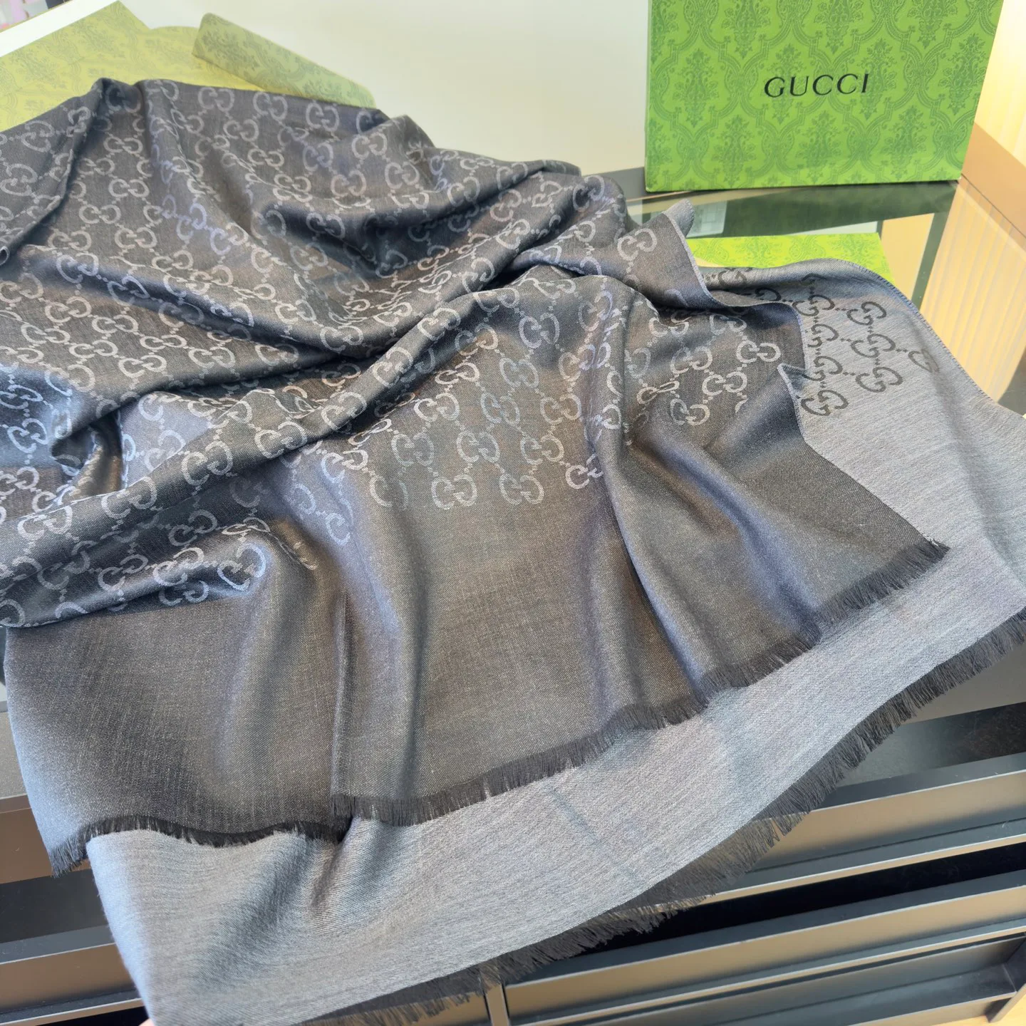 Шарфы Gucci 17906923