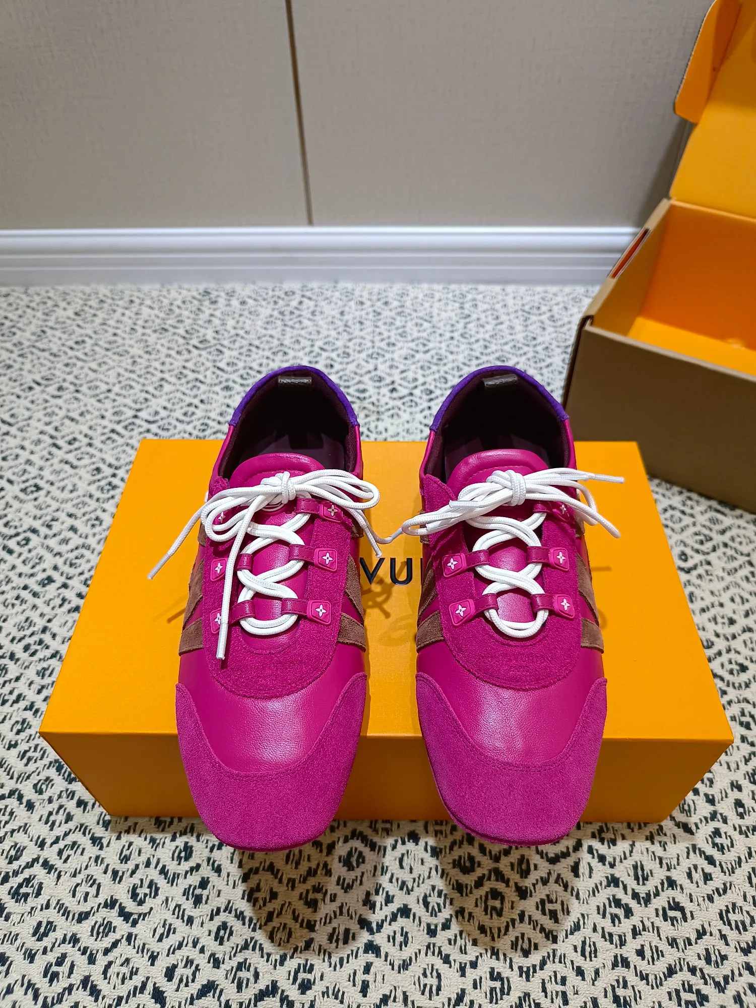 Кроссовки Женские Louis Vuitton 188381