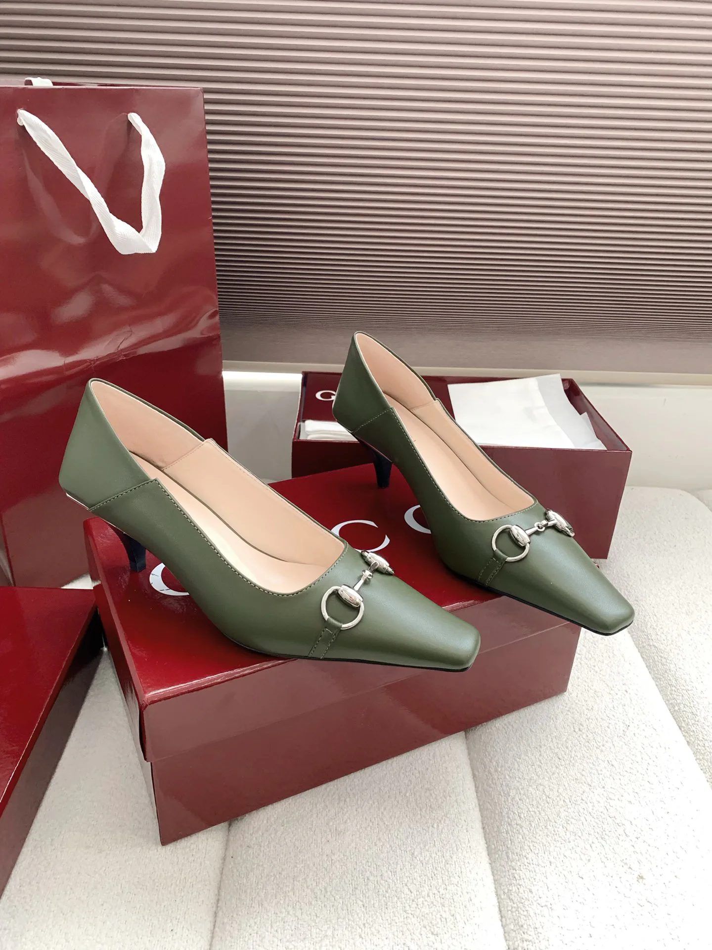 Туфли Женские Gucci 12699586