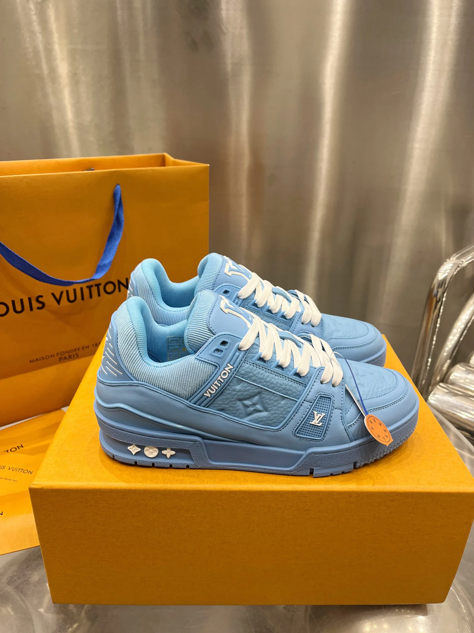 Кроссовки Женские Louis Vuitton 19073378