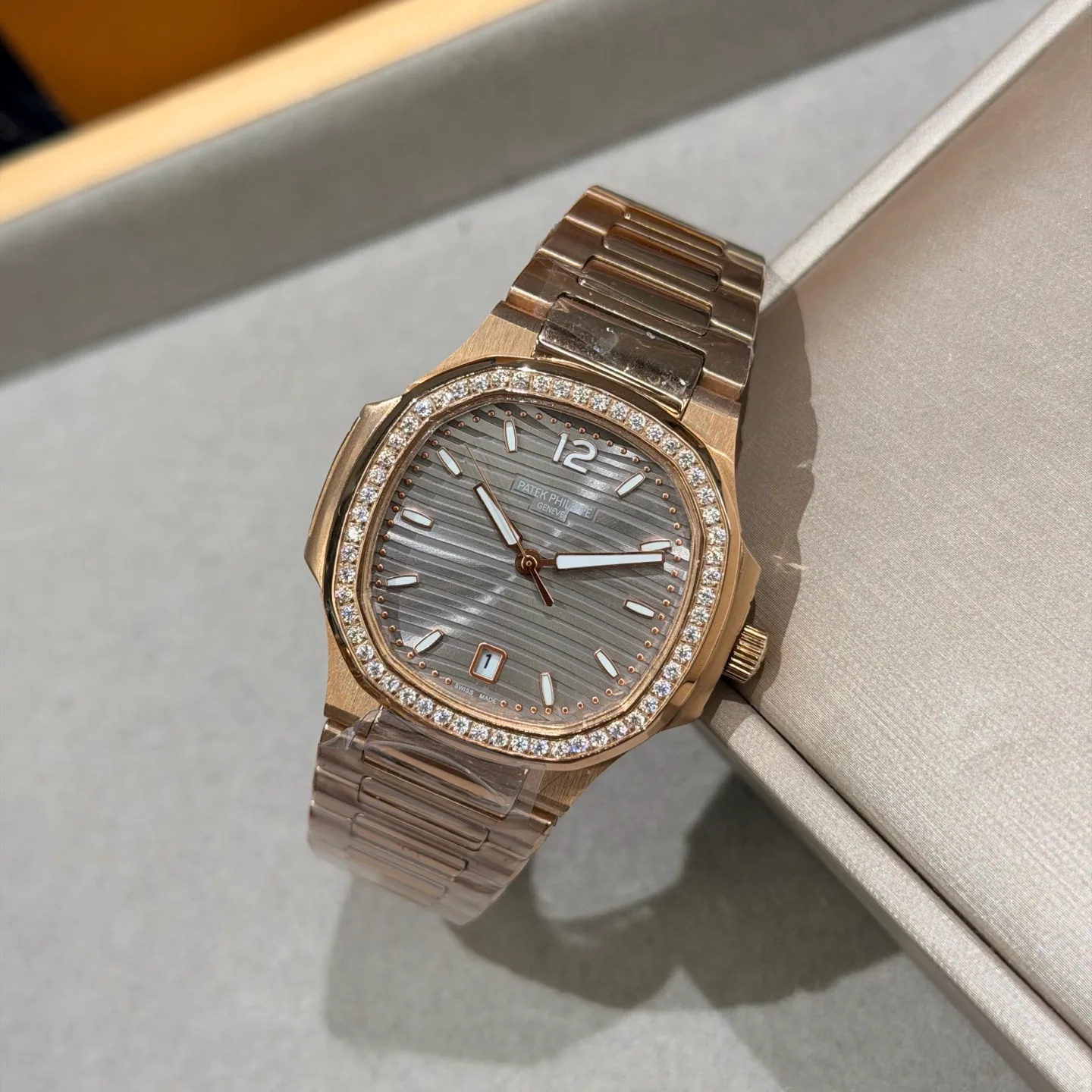 Часы Женские Patek Philippe 18362044