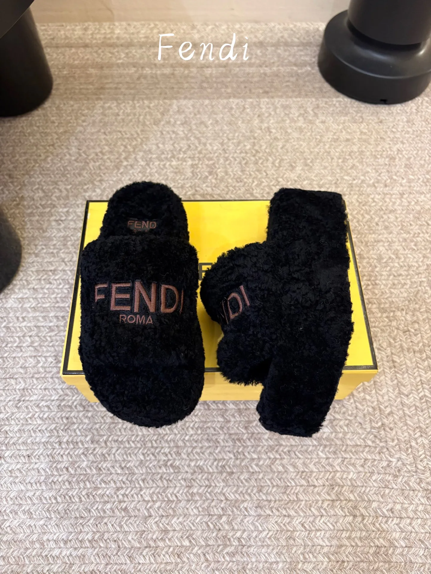 Тапочки Женские Fendi 18132911