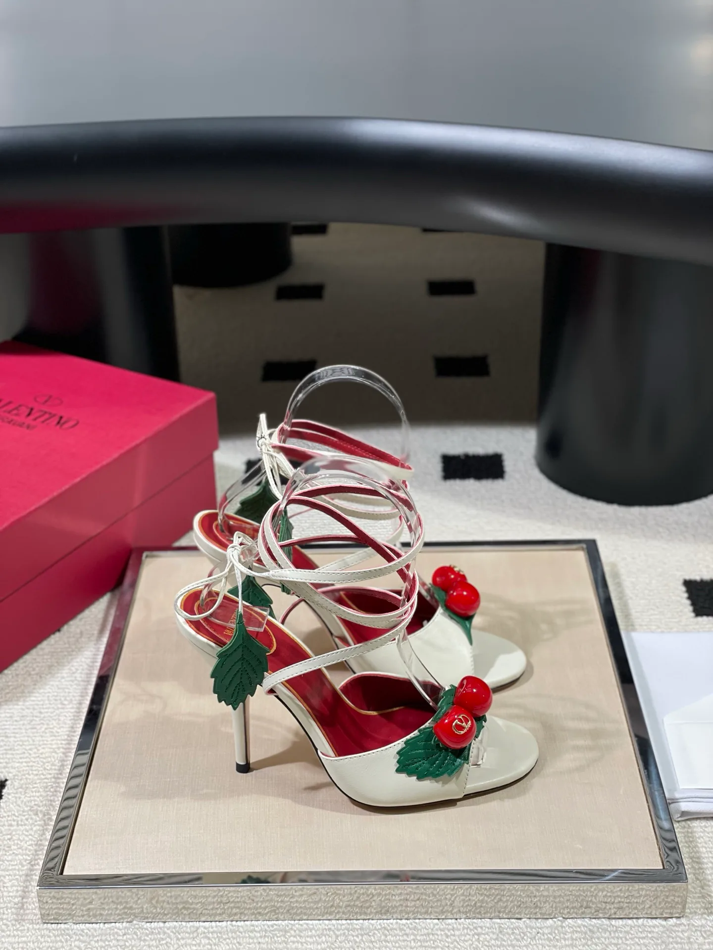 Босоножки Женские Valentino 13189669