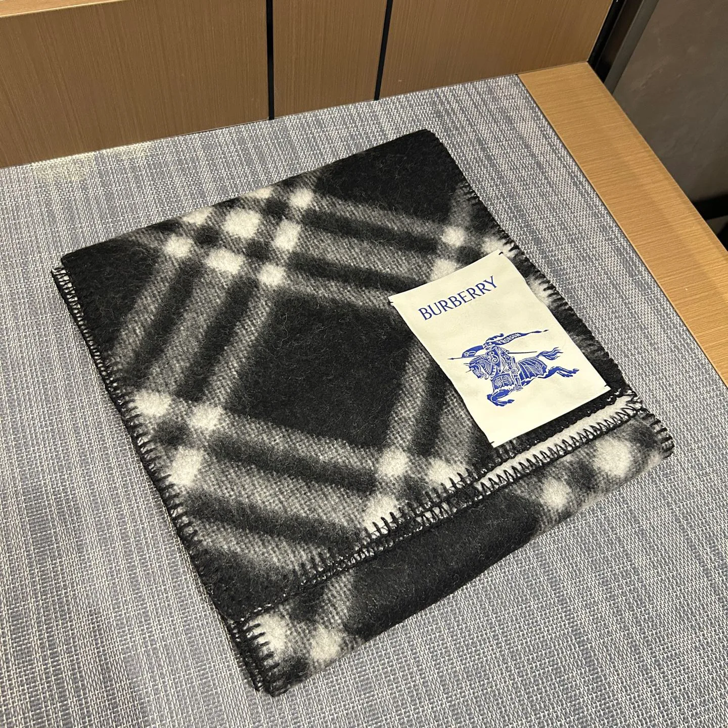 Шарфы Burberry 257001