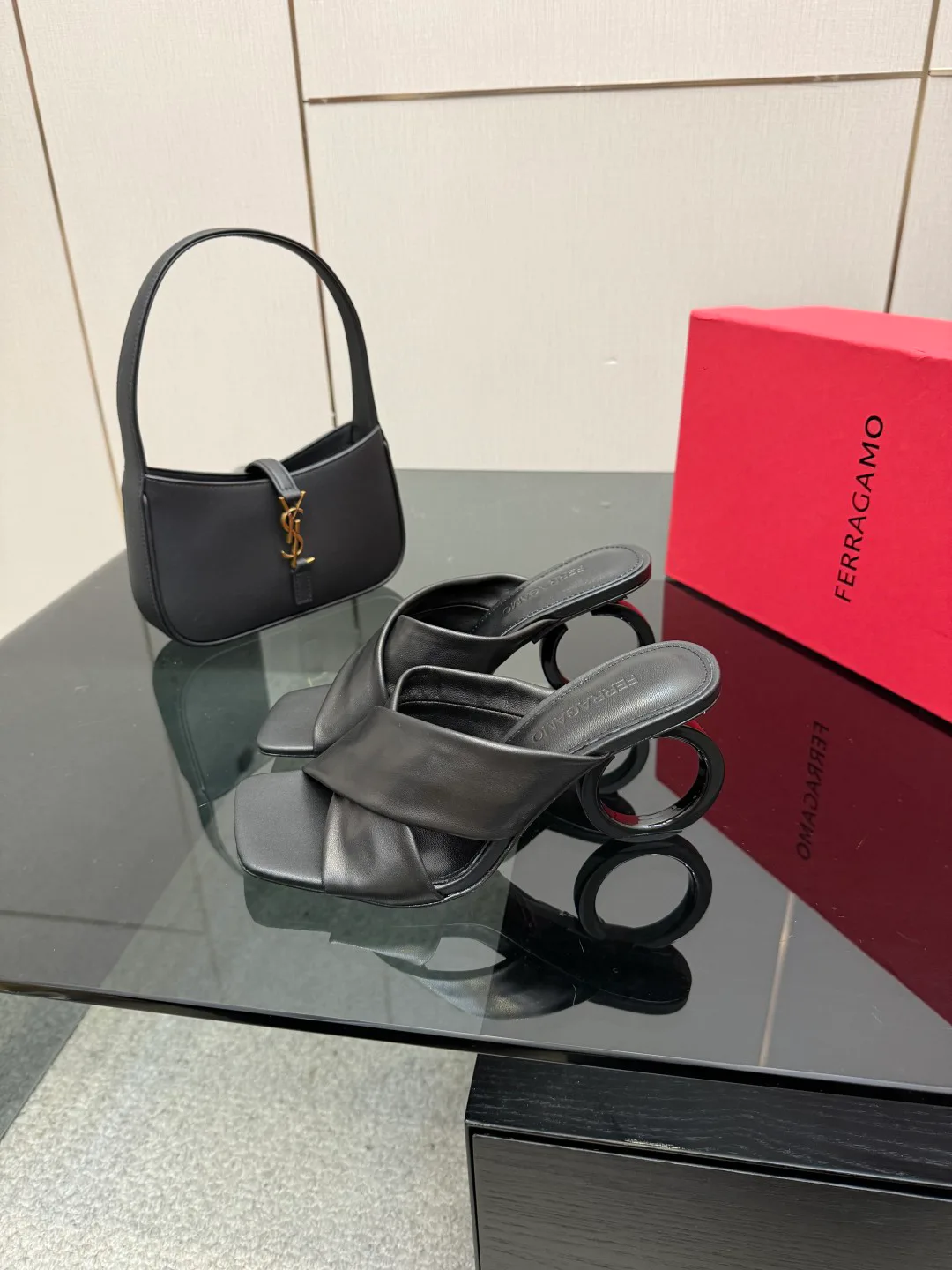 Босоножки Женские Salvatore Ferragamo 1498829