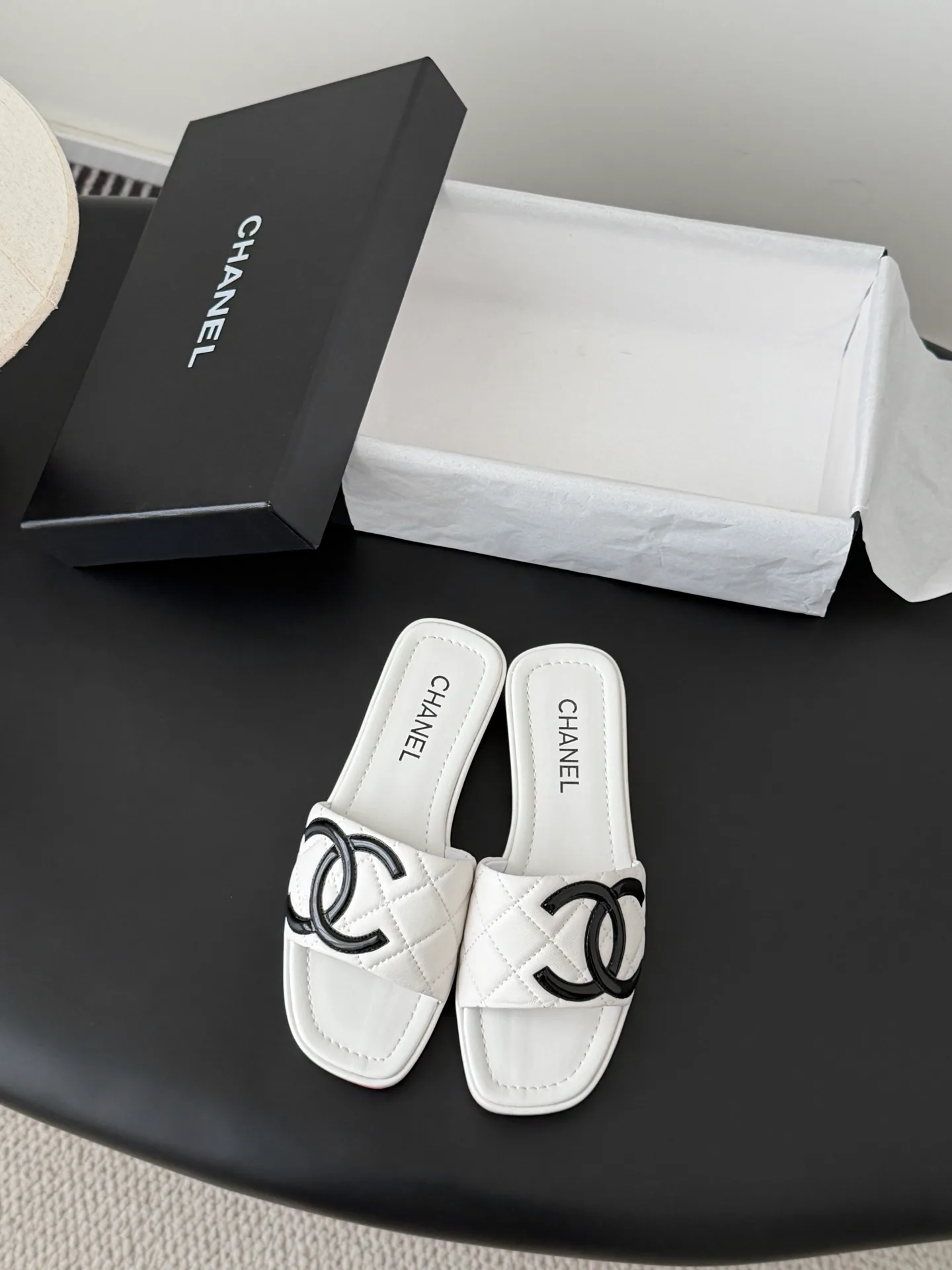 Шлепанцы Женские Chanel 10209936