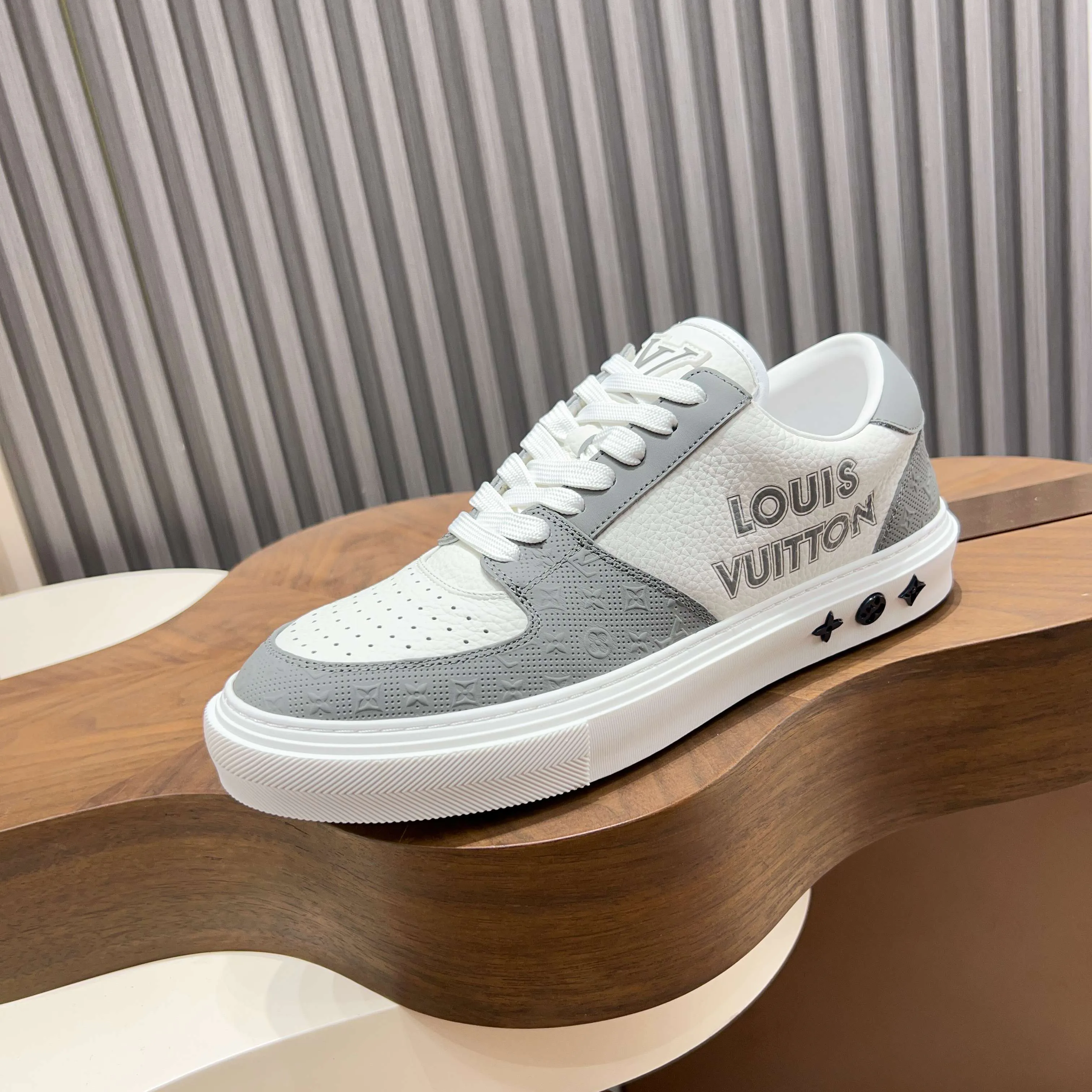 Кроссовки Мужские Louis Vuitton 17921407