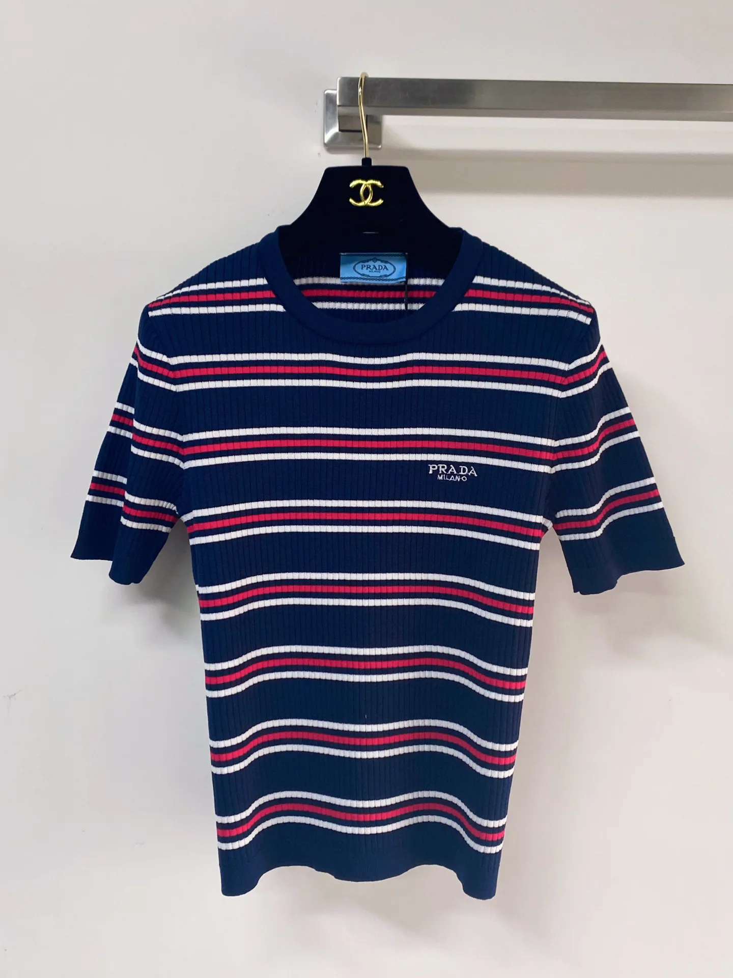 Футболки Женские Prada 13557614