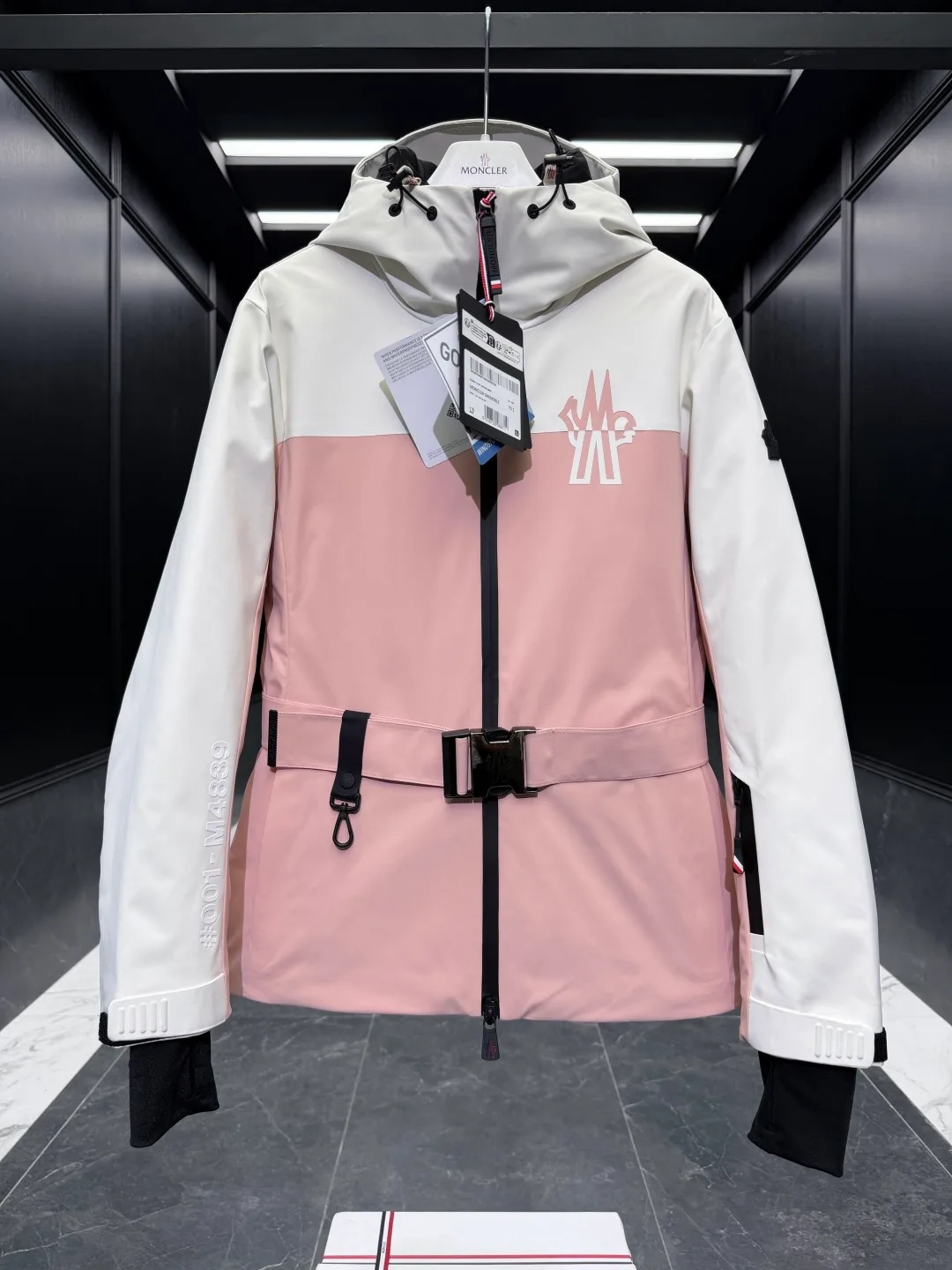Куртки И Пуховики Женские Moncler 19336109
