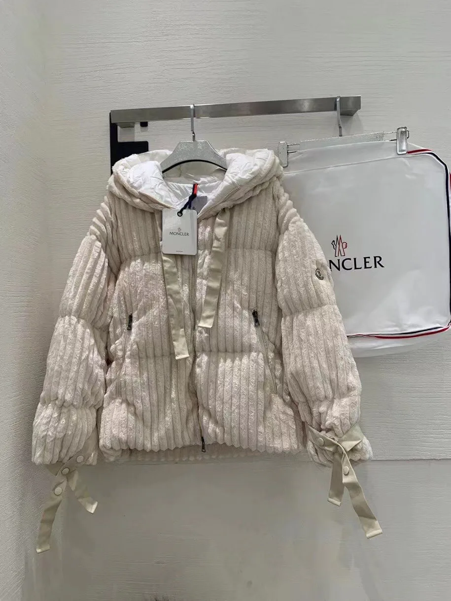 Куртки И Пуховики Женские Moncler 18869348
