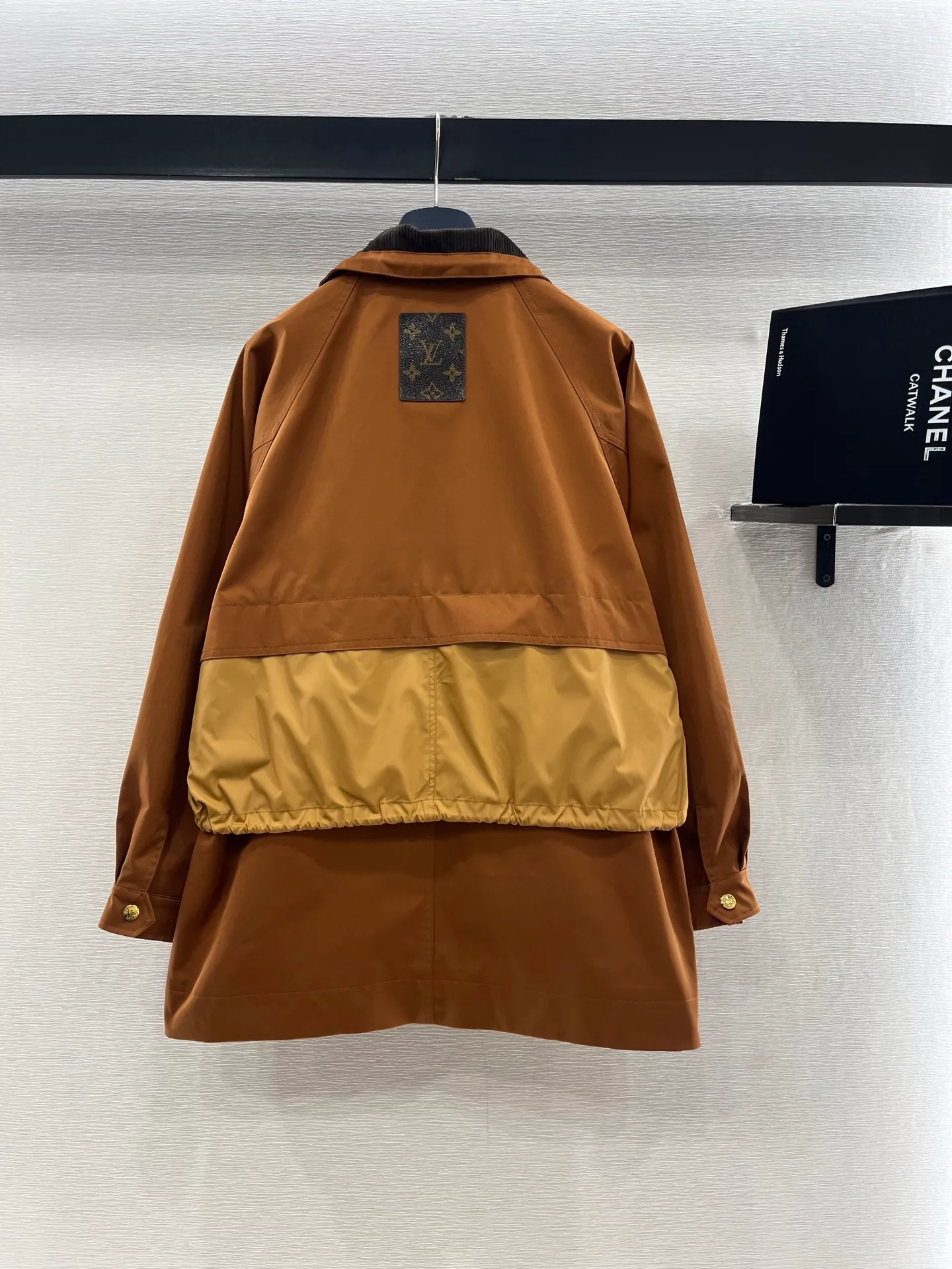 Тренчи Женские Louis Vuitton 1806187